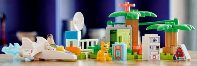 Набор LEGO Disney Pixar c Баззу Лайтеру предназначен 2-летним строителям