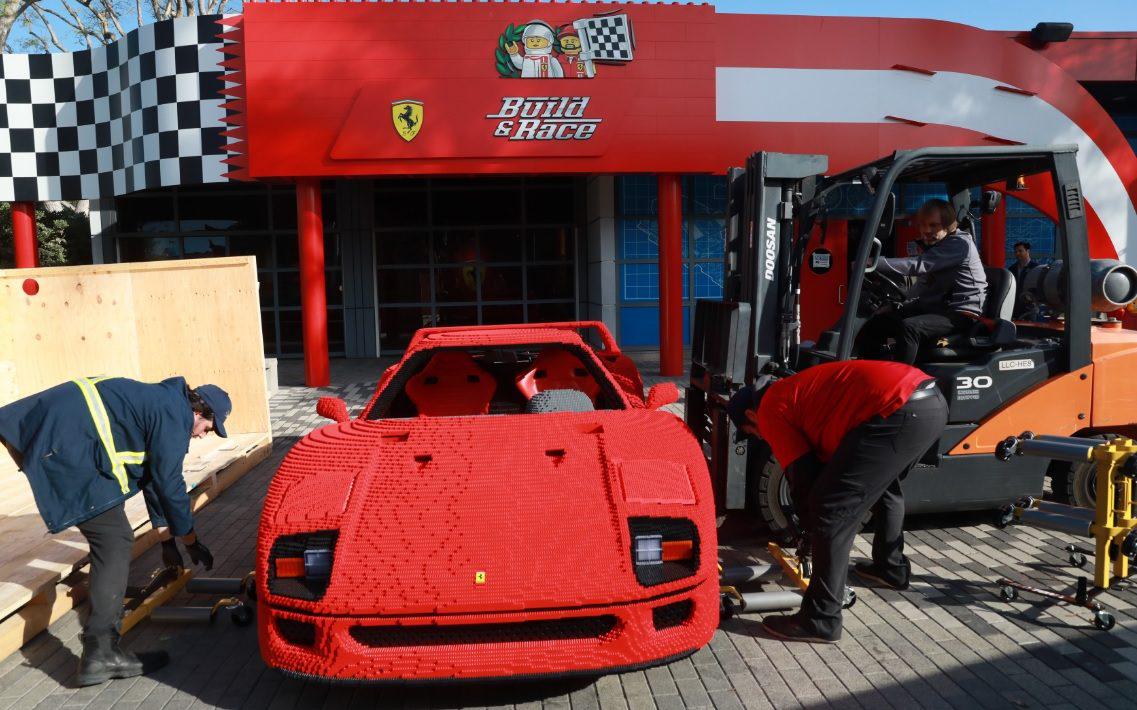 Первую в мире кирпичная модель Ferrari F40 в натуральную величину установят в LEGOLAND