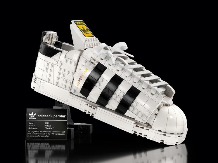 10282 LEGO Creator Expert «Кроссовки adidas Originals Superstar»