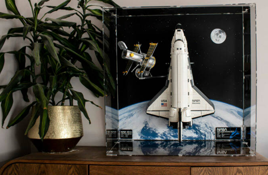 Обзор настенной витрины LEGO 10283 NASA Space Shuttle Discovery